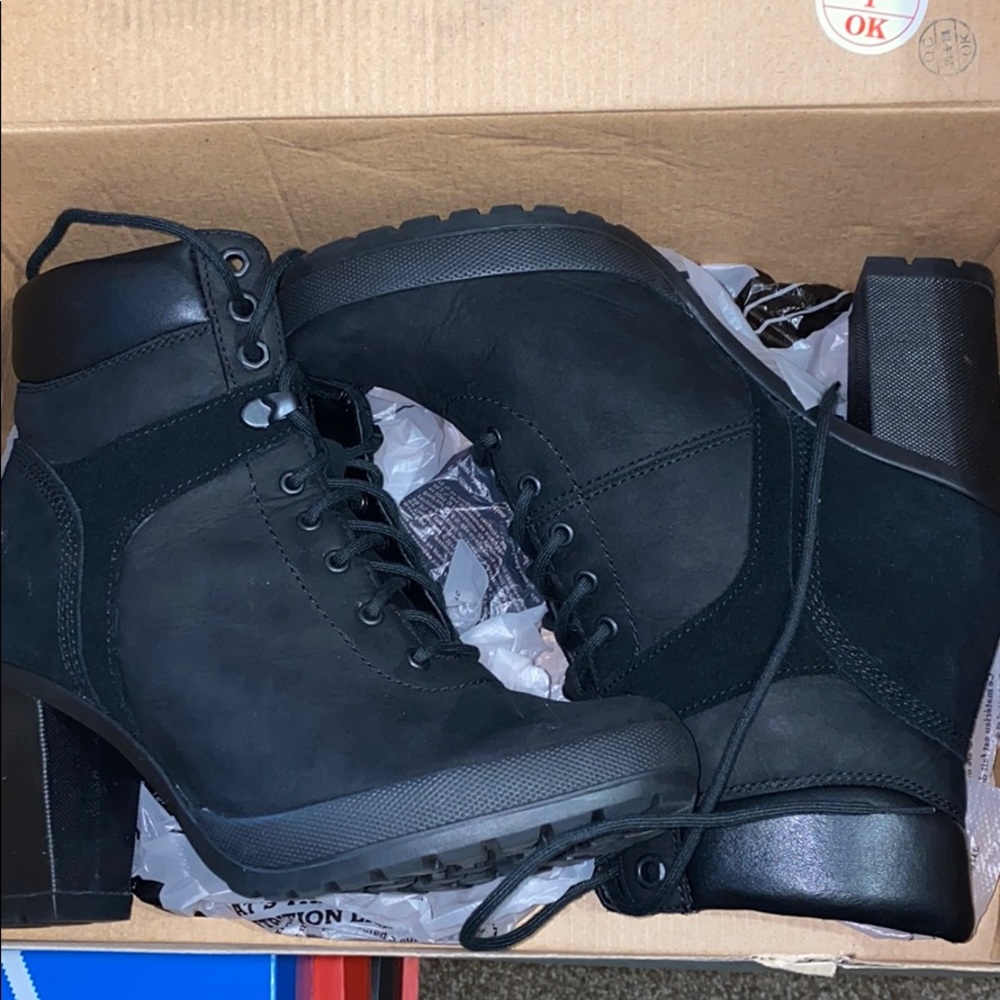 Brand New! Timberland heel boot